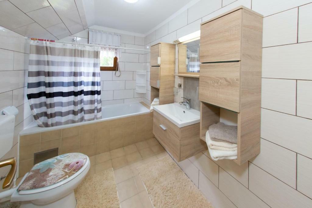Kuca Za Odmor Marija Villa Vrhovine Exteriör bild